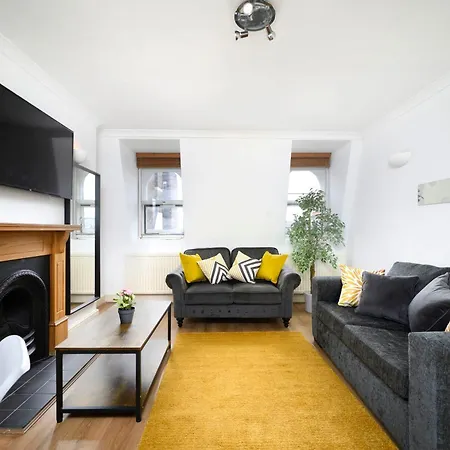 Wonderful 2Br Flat On Richmond Street Apartment